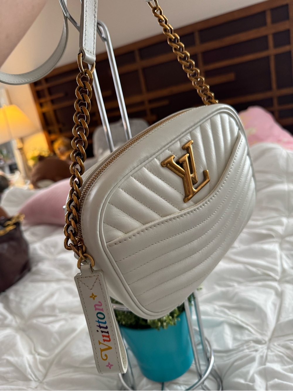 Louis Vuitton LV Wave White Quilted Crossbody with Gold LV Accent - Picture 11 of 11